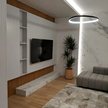 Zen Zen & 4* Tirana
